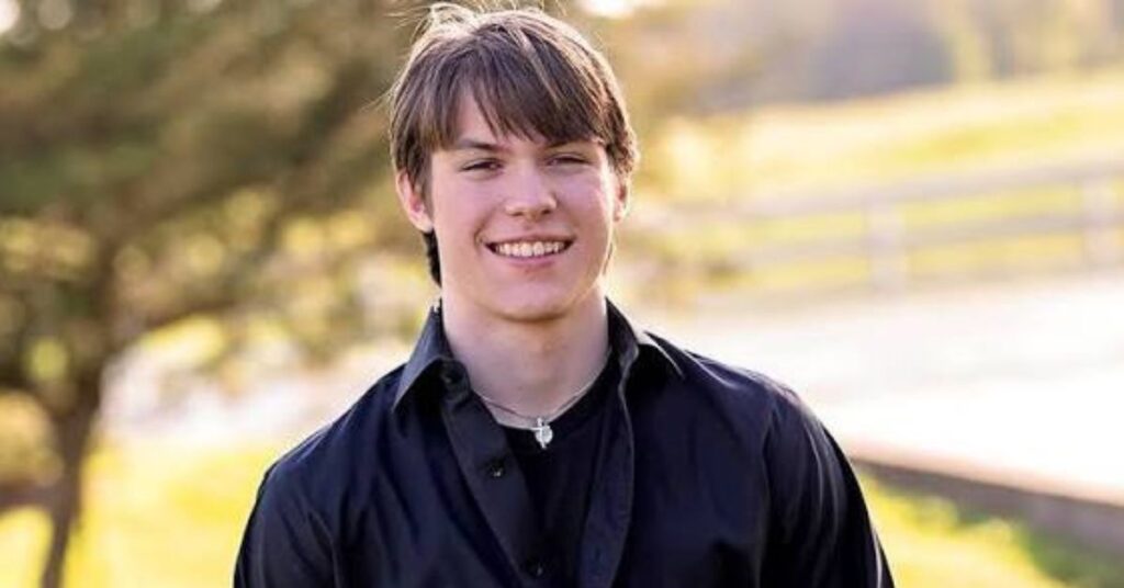 Dakota Alan Norris' Early Life